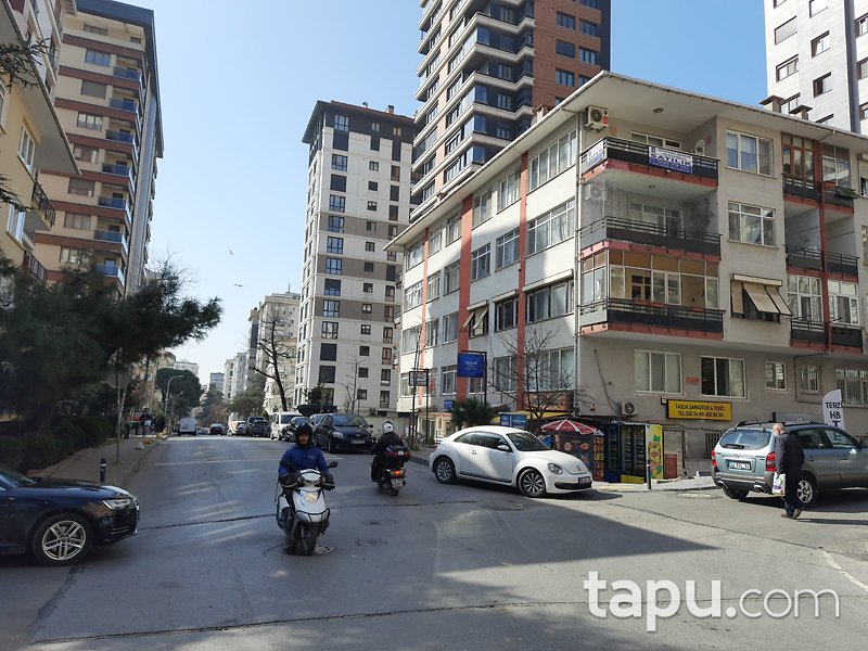Kadıköy Göztepe Mahallesinde Arsa Tapulu Kiracılı 2+1 Daire