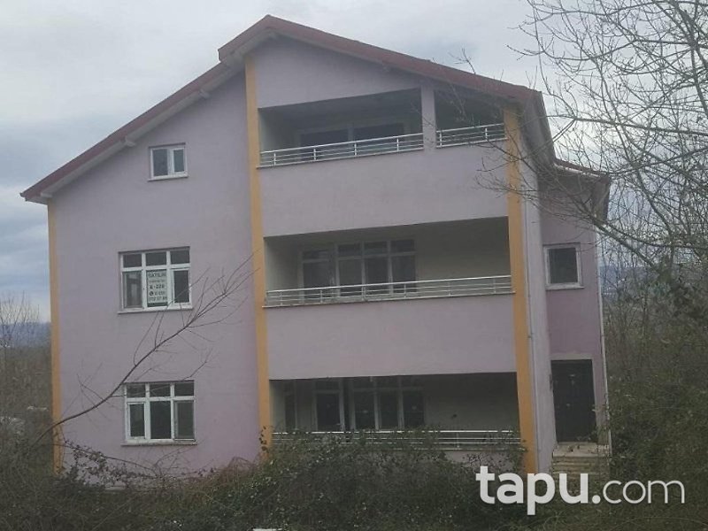 Zonguldak Çaycuma Şerhler Mahallesi'nde Natamam 2 Katlı Bahçeli Bina