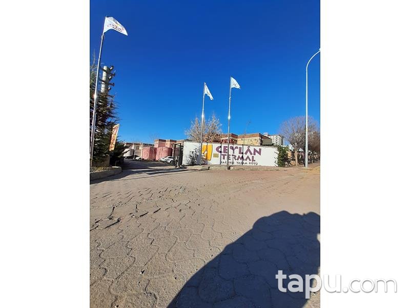 Afyonkarahisar Ceylan Termal Sağlıklı Yaşam Köyü'nde 79 m2 İskanlı İşyeri