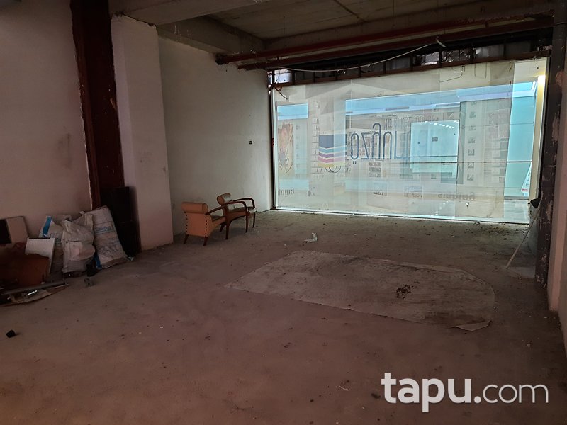İstanbul Esenyurt Özyurtlar Merkez Outlet AVM'de 67 m2 İskanlı Dükkan