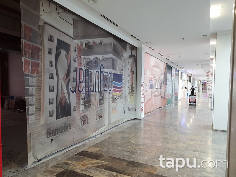 İstanbul Esenyurt Özyurtlar Merkez Outlet AVM'de 67 m2 İskanlı Dükkan