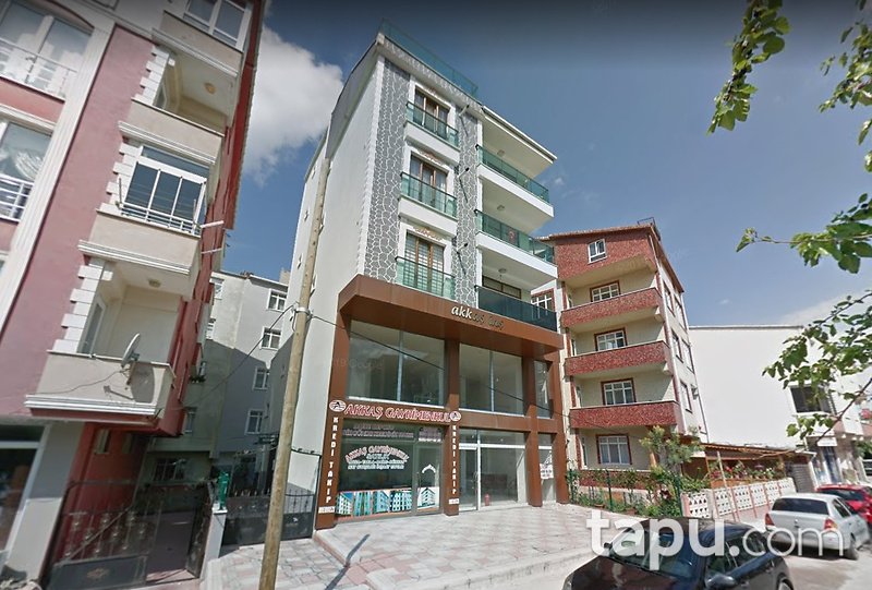 Cumhuriyet Mahallesi Fatih Sultan Mehmet Caddesi 'nde İskanlı 334 m2 Depolu Dükkan