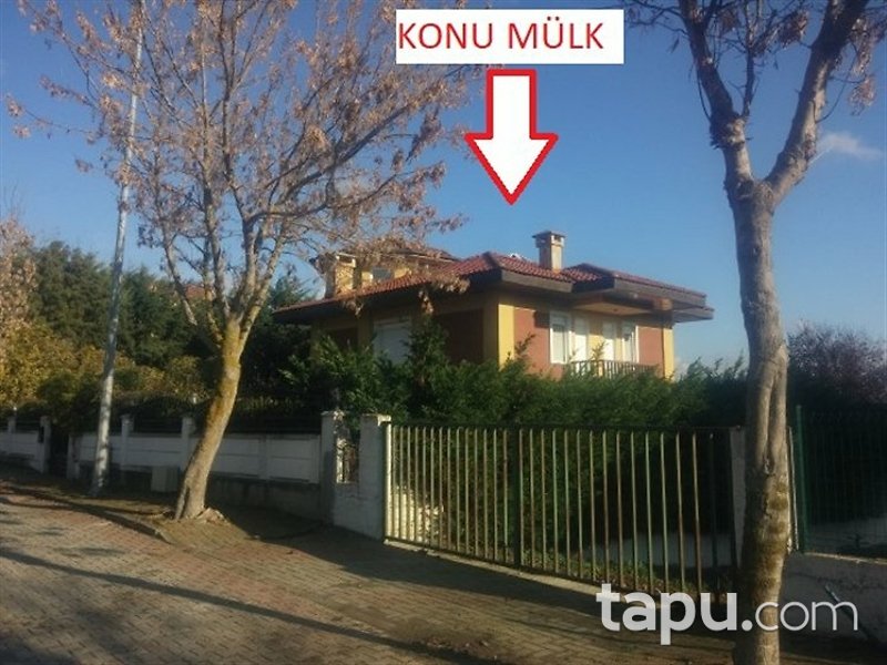 Büyükçekmece Türkoba Tepe Kent Sitesi'nde 5+1 Teraslı Havuzlu Villa