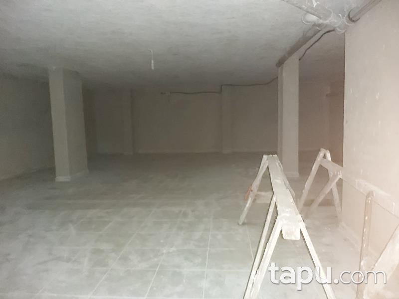 Cumhuriyet Mahallesi Fatih Sultan Mehmet Caddesi 'nde İskanlı 334 m2 Depolu Dükkan