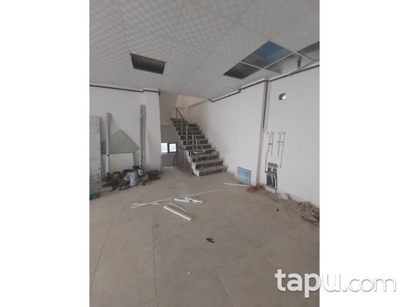 Cumhuriyet Mahallesi Fatih Sultan Mehmet Caddesi 'nde İskanlı 334 m2 Depolu Dükkan