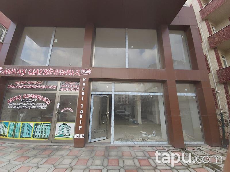 Cumhuriyet Mahallesi Fatih Sultan Mehmet Caddesi 'nde İskanlı 334 m2 Depolu Dükkan