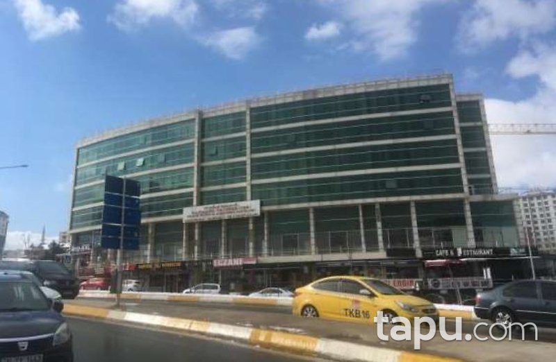 İstanbul Pendik Çelik Plaza'da 91 m2 Cadde Cepheli Asma Katlı Dükkan