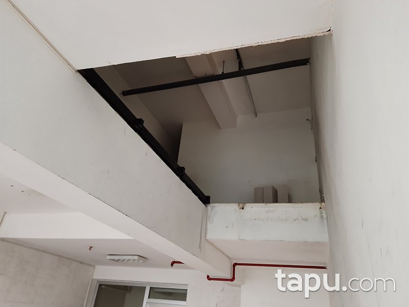 İstanbul Pendik Çelik Plaza'da 91 m2 Cadde Cepheli Asma Katlı Dükkan