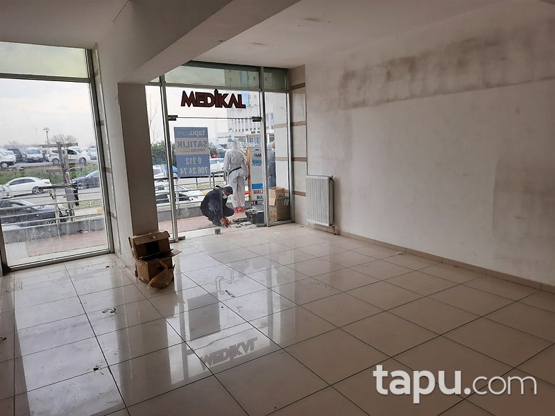 İstanbul Pendik Çelik Plaza'da 91 m2 Cadde Cepheli Asma Katlı Dükkan