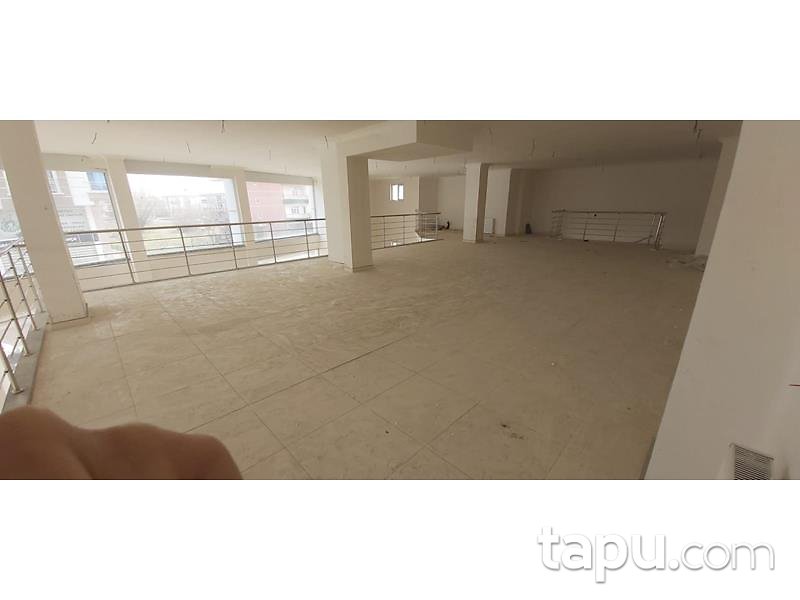Ankara Çubuk Esenboğa Mahallesinde 374 m2 Asma Katlı Dükkan
