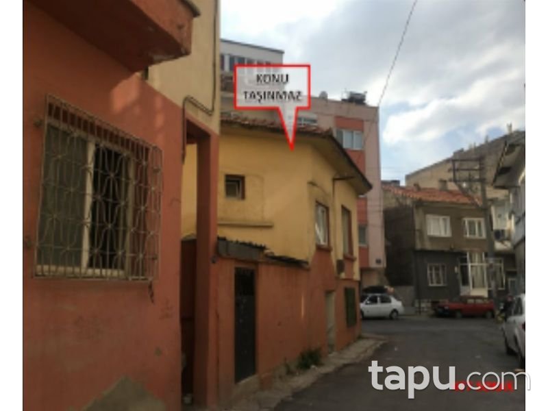 İzmir Buca Hürriyet Mahallesinde İki Katlı Kargir Ev