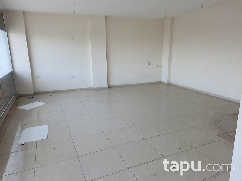 İstanbul Esenyurt Ispartakule Caddesi'ne Cepheli 102 m2 Depolu Dükkan