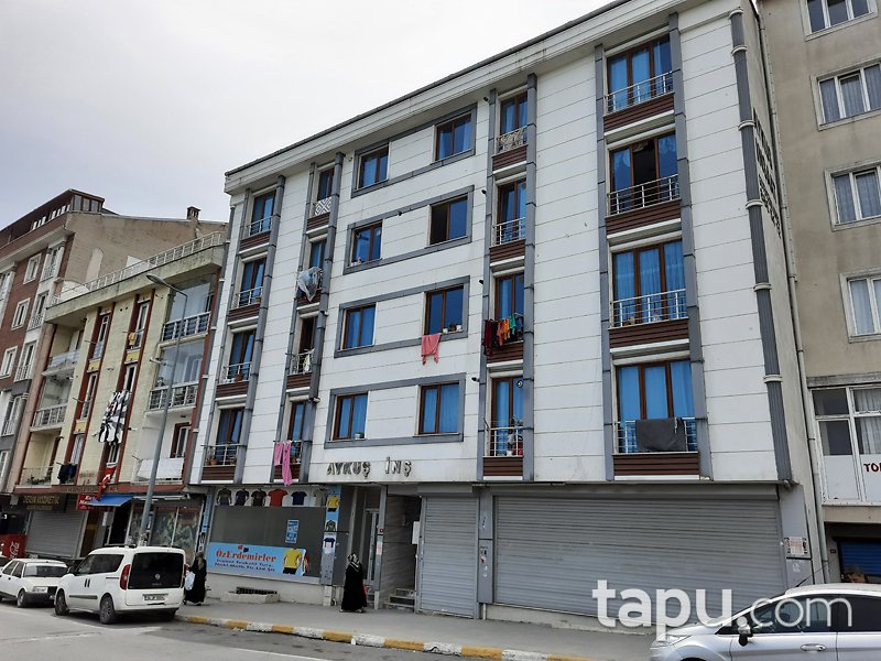 İstanbul Esenyurt Ispartakule Caddesi'ne Cepheli 102 m2 Depolu Dükkan