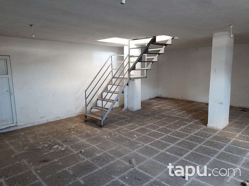İstanbul Esenyurt Ispartakule Caddesi'ne Cepheli 102 m2 Depolu Dükkan