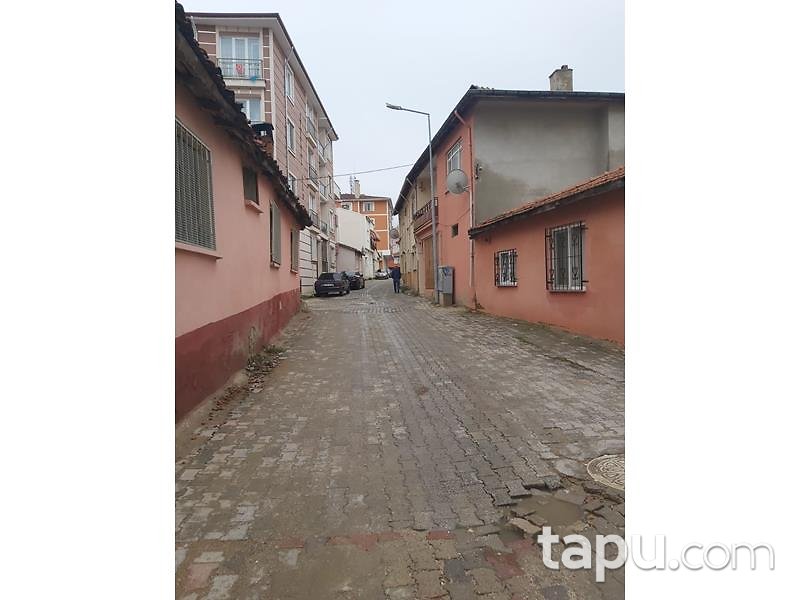 Edirne Merkez Barutluk Mahallesi'nde 3+1 98 m2 Daire