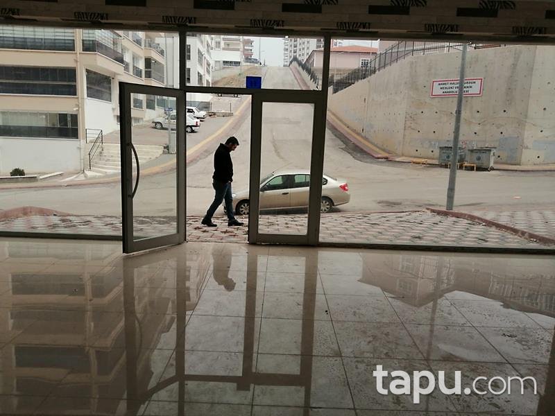 Ankara Altındağ Feridun Çelik Mahallesi'nde 176 m2 Depolu Dükkan