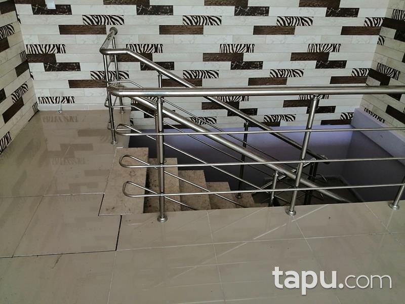 Ankara Altındağ Feridun Çelik Mahallesi'nde 176 m2 Depolu Dükkan