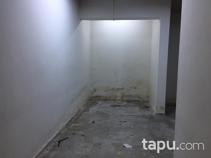 İstanbul Şişli Meşrutiyet Sosko İşmerkezi'nde 83 m2 Dükkan