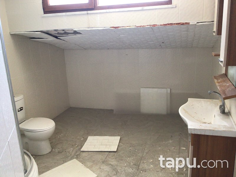 İstanbul Esenyurt Akçaburgaz Mahallesi'nde 3+1 156 m2 Teraslı Daire