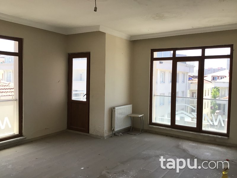 İstanbul Esenyurt Akçaburgaz Mahallesi'nde 3+1 156 m2 Teraslı Daire