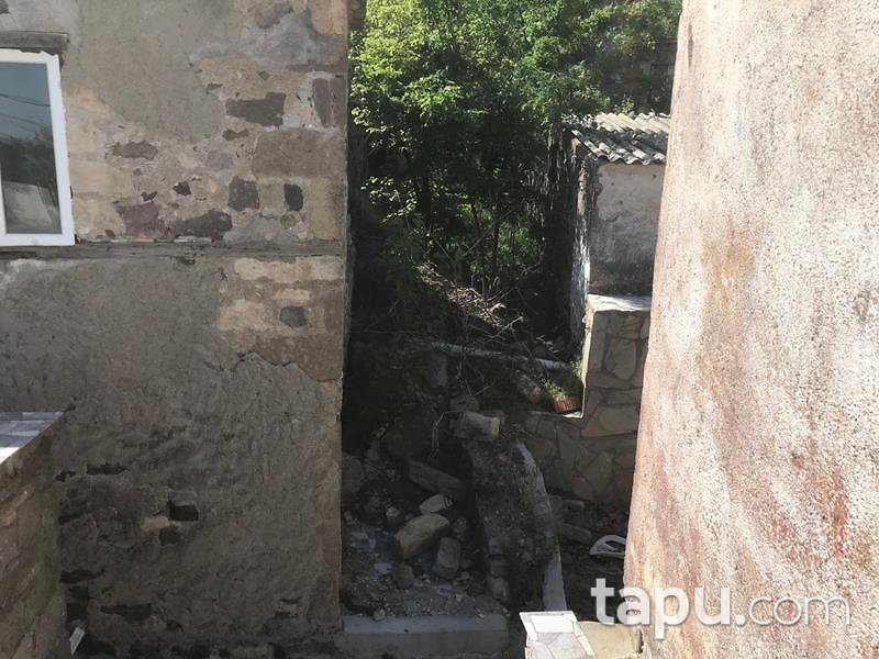 Çanakkale Ayvacık Kozlu Köyü'nde Bahçeli Taş Ev