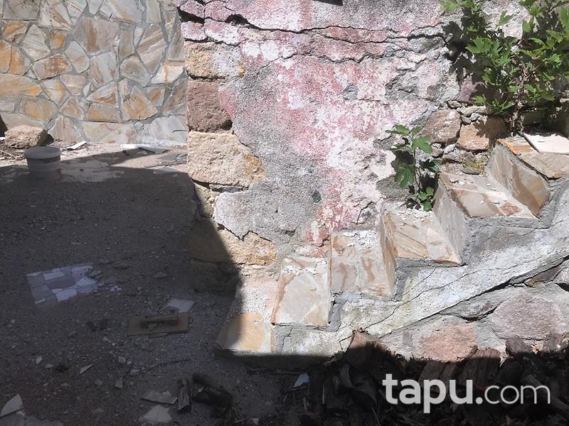 Çanakkale Ayvacık Kozlu Köyü'nde Bahçeli Taş Ev