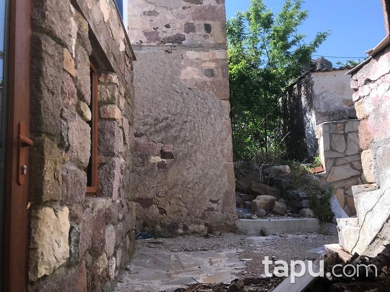 Çanakkale Ayvacık Kozlu Köyü'nde Bahçeli Taş Ev