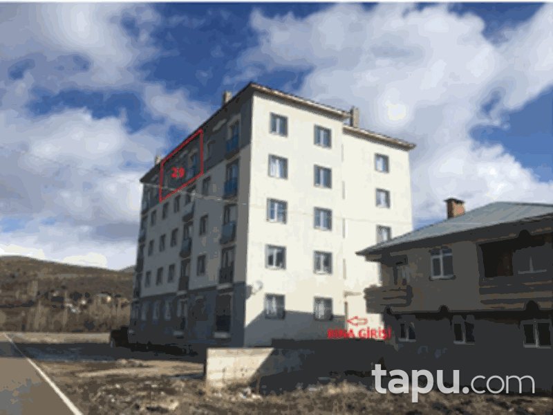 Giresun Alucra Yunus Emre Mahallesi'nde 3+1 77 m2 Daire