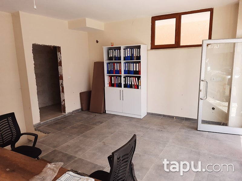 İstanbul Sancaktepe Atatürk Mahallesi'nde 63 m2 Depolu Dükkan