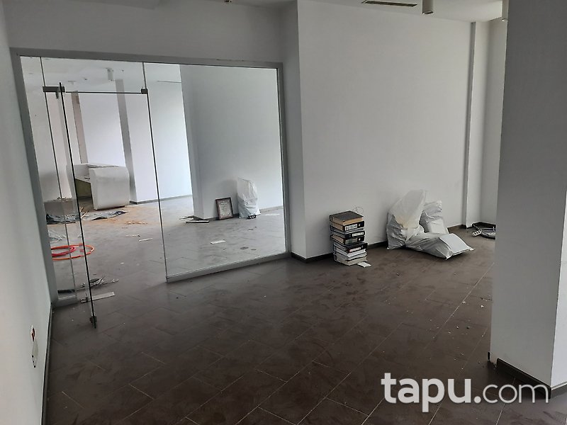 İstanbul Ataşehir Dumankaya İkon 'da 6+1 Ofis