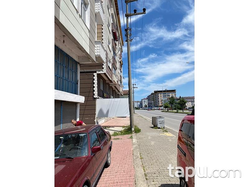 Samsun Terme Cumhuriyet Mahallesi'nde Cadde Cepheli 139 m2 Asma Katlı Dükkan