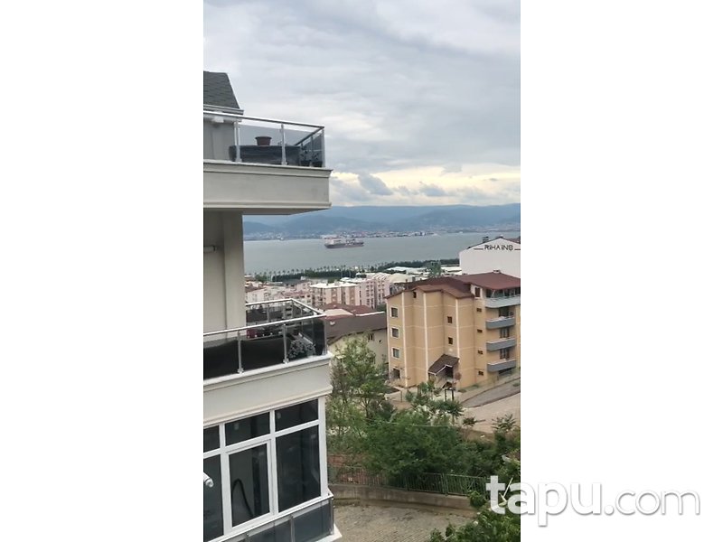 Kocaeli İzmit Serdar Mahallesi'nde Manzaralı 86 m2 Daire