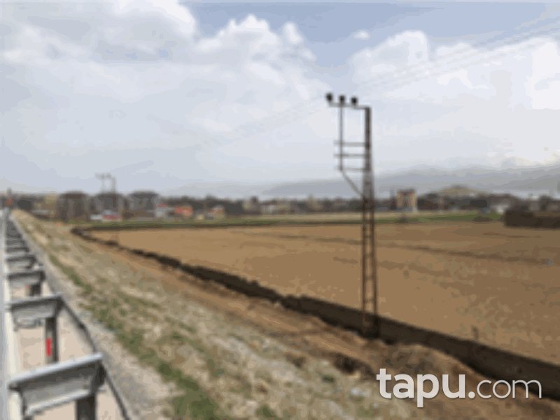 Bitlis Tatvan Karşıyaka Mahallesi'nde 452 m2 Arsa