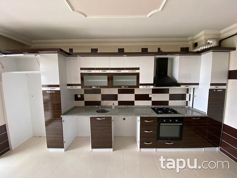 Konya Selçuklu Kosova Mahallesi Hilal Sitesi 'nde 3+1 150 m2 Daire