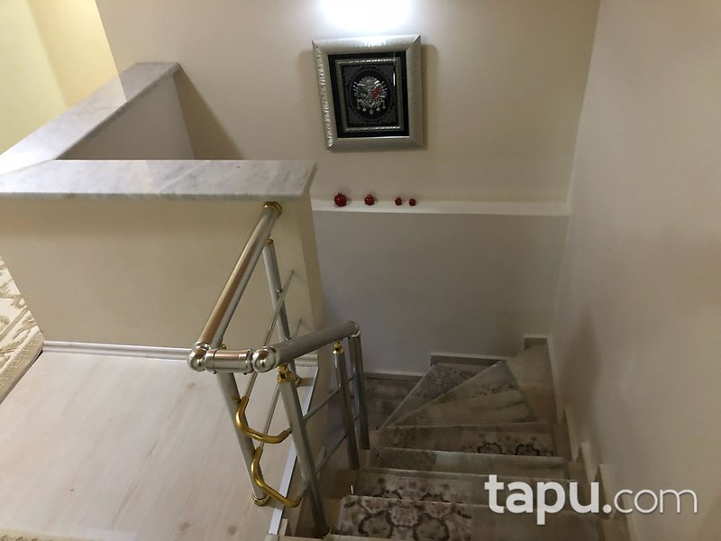 İstanbul Pendik Kaynarca Mahallesi'nde 190 m2 Teraslı Dubleks Daire