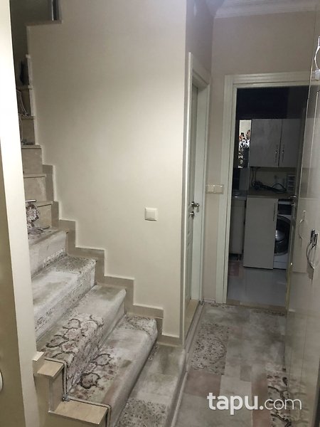 İstanbul Pendik Kaynarca Mahallesi'nde 190 m2 Teraslı Dubleks Daire