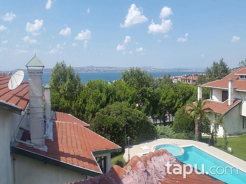 İstanbul Beylikdüzü Dokuz Evler Sitesi'nde 3 Katlı 450 m2 Villa