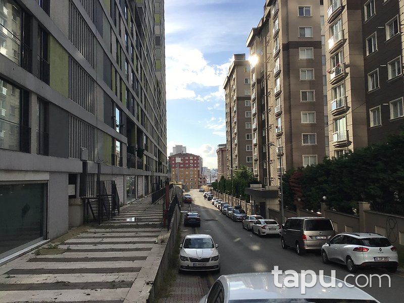 İstanbul Ümraniye Sarissa Sitesi'nde 142 m2 Dükkan