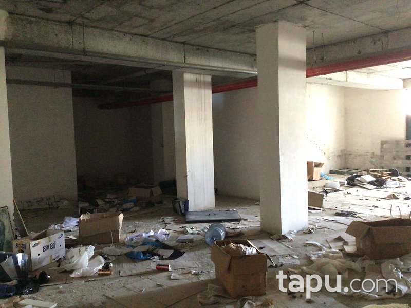 İstanbul Ümraniye Sarissa Sitesi'nde 142 m2 Dükkan