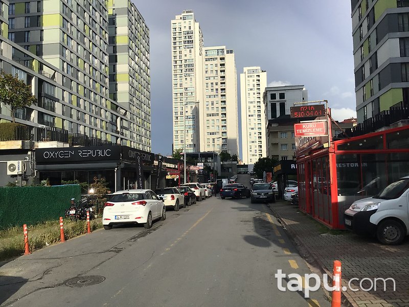 İstanbul Ümraniye Sarissa Sitesi'nde 142 m2 Dükkan
