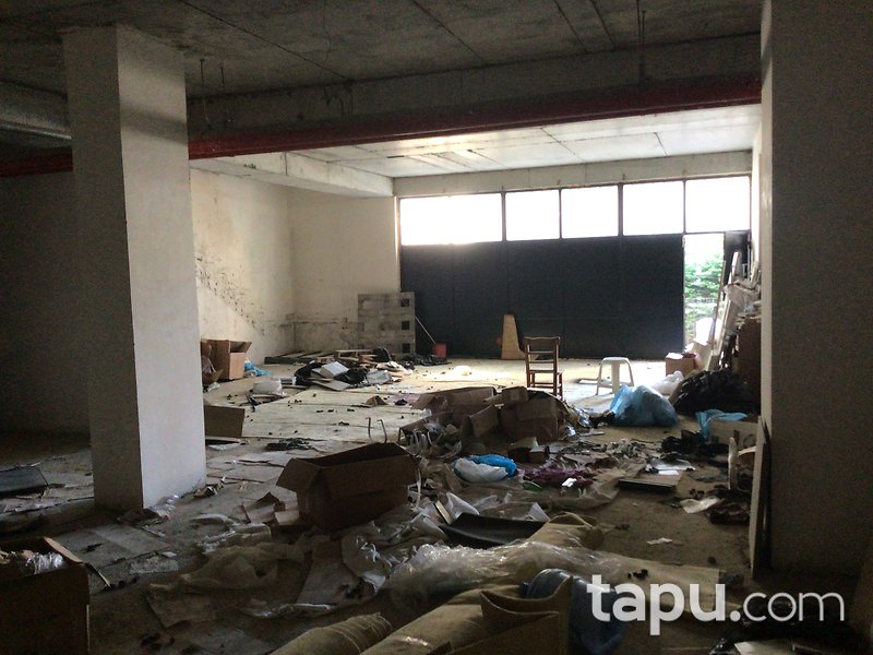 İstanbul Ümraniye Sarissa Sitesi'nde 142 m2 Dükkan