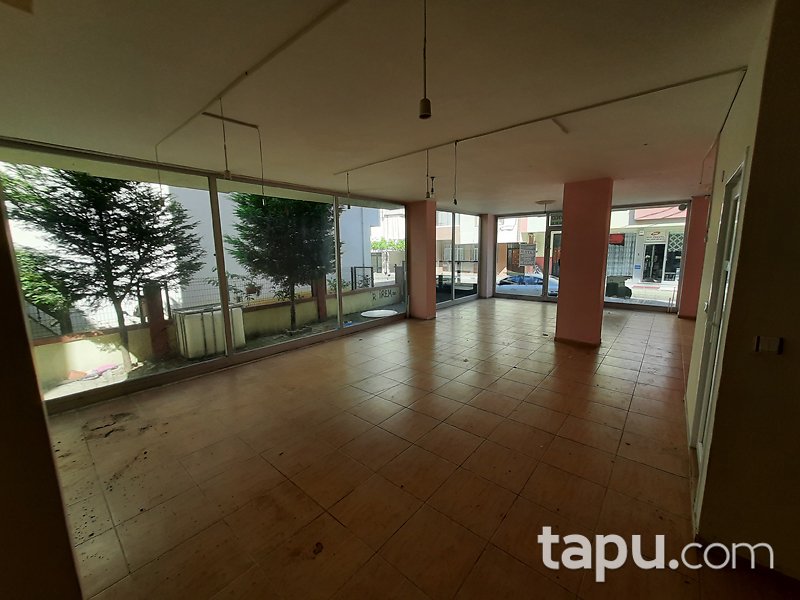 İstanbul Tuzla Aydıntepe Mahallesi'nde 83 m2 Depolu Dükkan