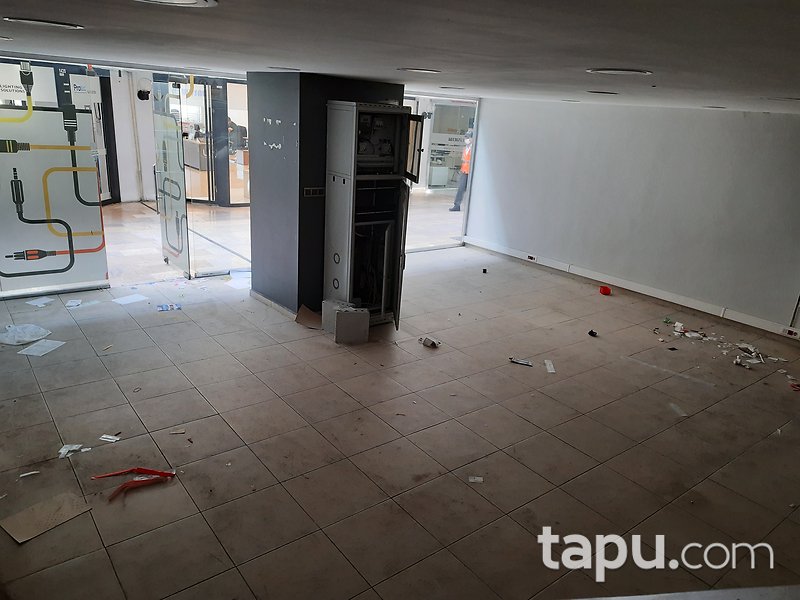 İstanbul Şişli Perpa İş Merkezi'nde 166 m2 2 Adet Dükkan