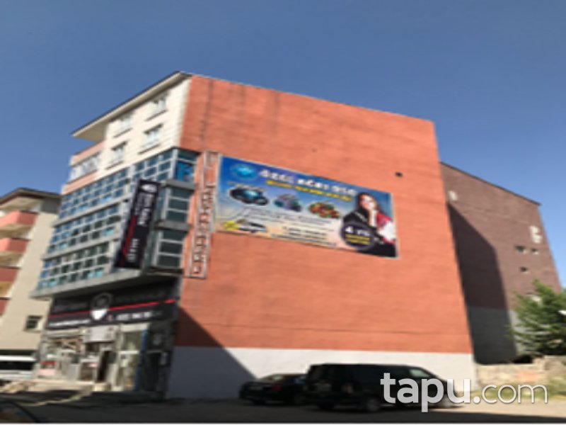 Ağrı Merkez Hürriyet Mahallesi'nde 3+1 140 m2 Daire