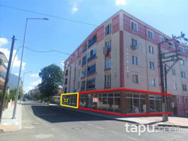 Tekirdağ Muratlı Naim Sav Caddesi'ne Cepheli 232 m2 Dükkan