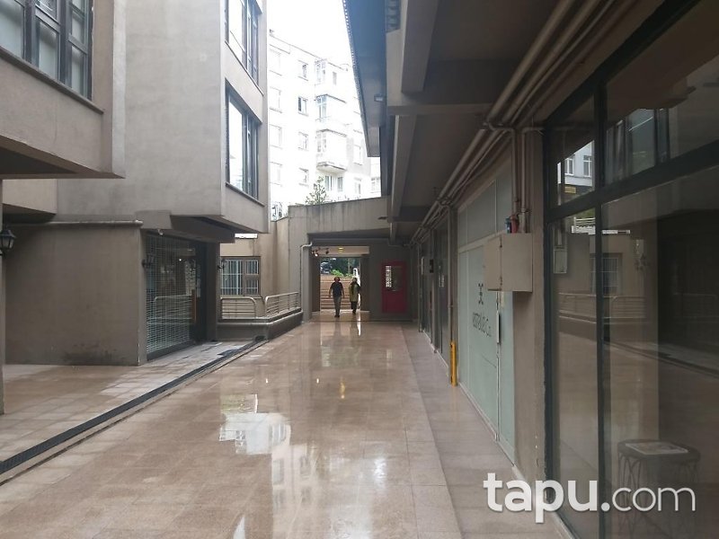 İstanbul Şişli Meşrutiyet Sosko İşmerkezi'nde 83 m2 Dükkan