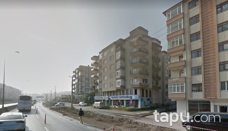 Kocaeli Gölcük Atatürk Mahallesinde 150 m2 Dükkan