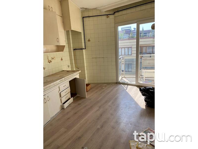 İzmir Buca Güven Mahallesi'nde 3+1 136 m2 Daire