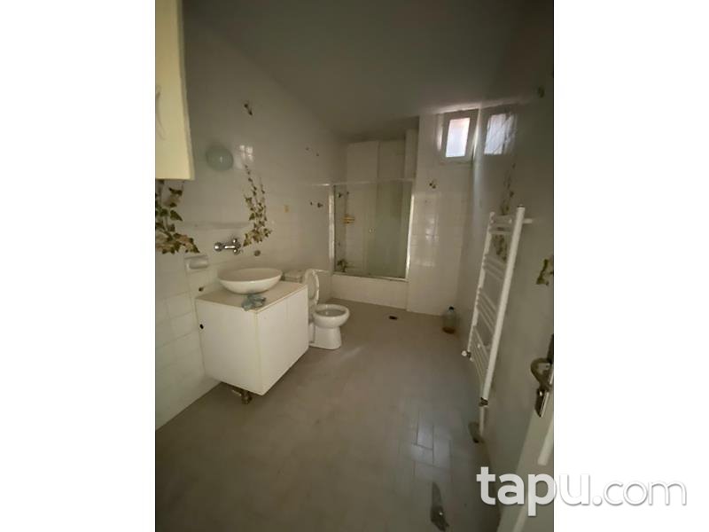 İzmir Buca Güven Mahallesi'nde 3+1 136 m2 Daire