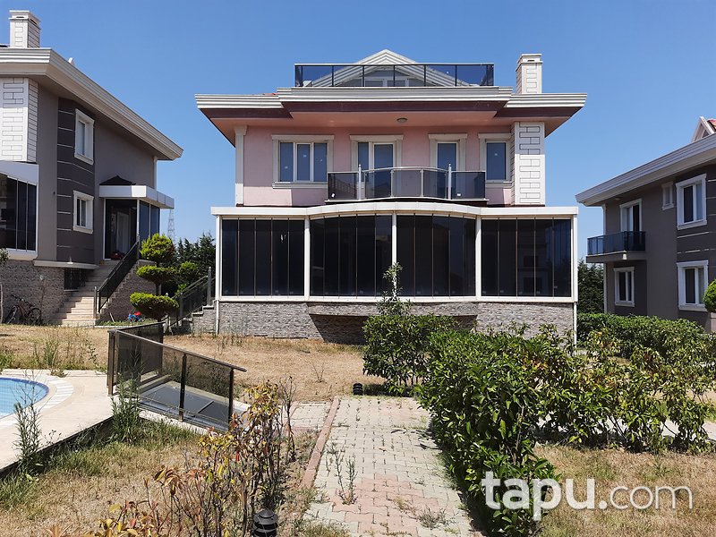 İstanbul Silivri Royal City Sitesi'nde 5+1 Tripleks Villa